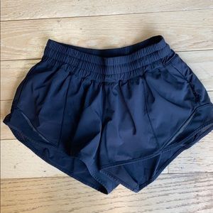 Lululemon Hotty hot shorts, 2.5 inch, black, 4